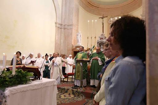 1.800 fedeli a Mozzecane Suor Pura